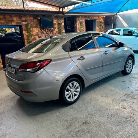 HYUNDAI HB 20 Sedan 1.6 16V 4P FLEX COMFORT PLUS AUTOMTICO, Foto 3