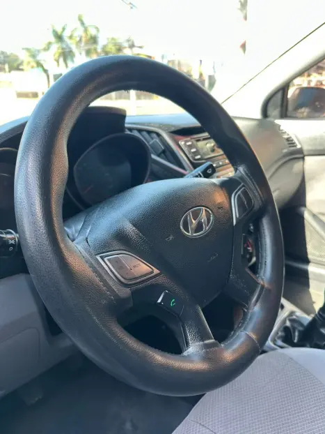HYUNDAI HB 20 Sedan 1.0 12V 4P FLEX COMFORT PLUS, Foto 4