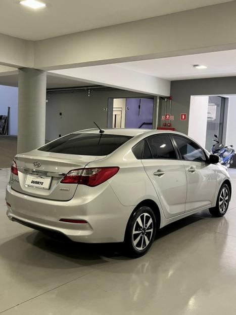 HYUNDAI HB 20 Sedan 1.6 16V 4P FLEX COMFORT PLUS AUTOMTICO, Foto 4