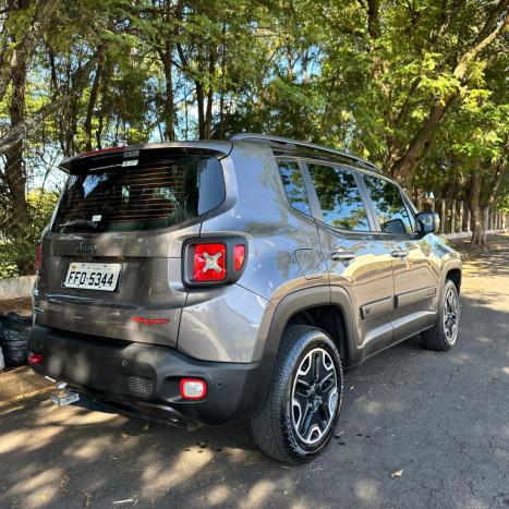 JEEP Renegade 2.0 16V 4P TURBO DIESEL TRAILHAWK 4X4 AUTOMTICO, Foto 4