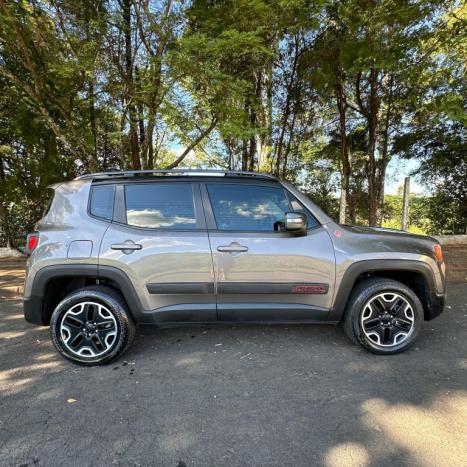 JEEP Renegade 2.0 16V 4P TURBO DIESEL TRAILHAWK 4X4 AUTOMTICO, Foto 5