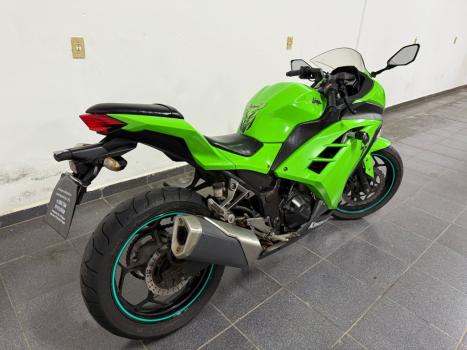 KAWASAKI Ninja 300 , Foto 5