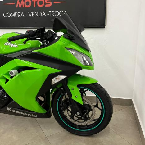 KAWASAKI Ninja 300 , Foto 2