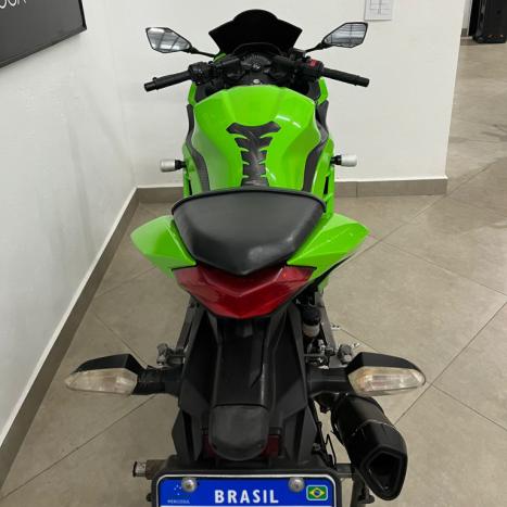 KAWASAKI Ninja 300 , Foto 5