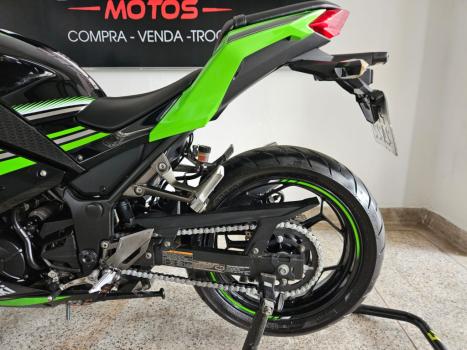 KAWASAKI Ninja 300 ABS, Foto 8