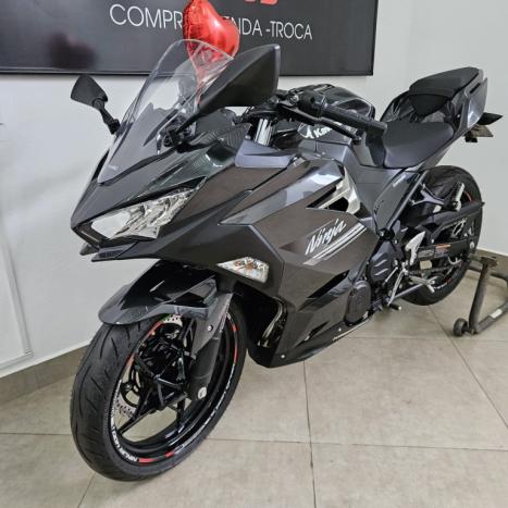 KAWASAKI Ninja 400 , Foto 3