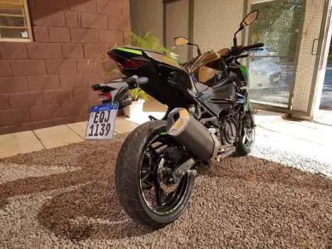 KAWASAKI Z 400 ABS, Foto 4