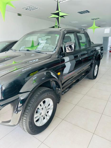 MITSUBISHI L 200 Outdoor 2.5 HPE 4X4 CABINE DUPLA TURBO DIESEL INTERCOOLER AUTOMTICO, Foto 4