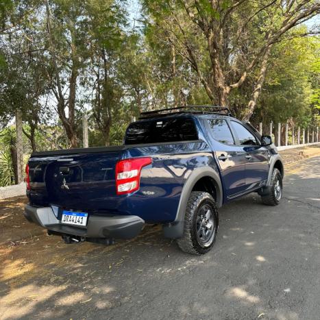 MITSUBISHI L 200 Savana 2.5 SAVANA 4X4 TURBO DIESEL CABINE DUPLA, Foto 4