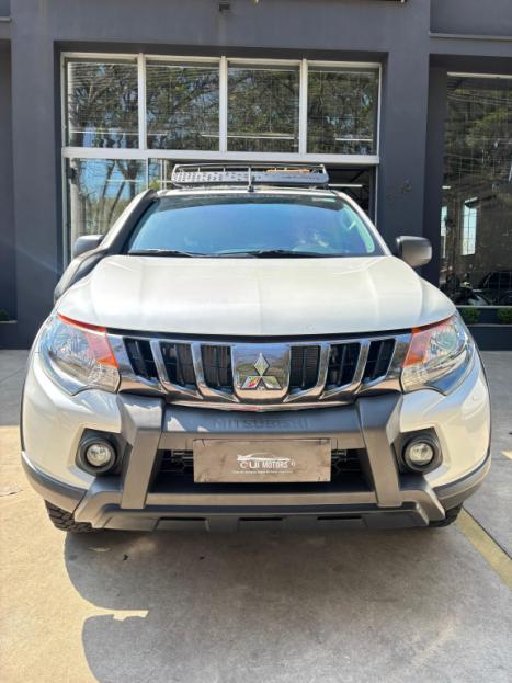 MITSUBISHI L 200 Savana 2.5 SAVANA 4X4 TURBO DIESEL CABINE DUPLA, Foto 3