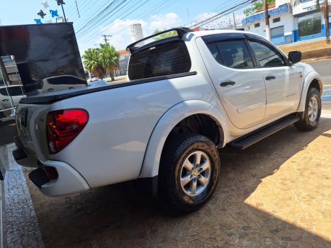 MITSUBISHI L 200 Triton 2.4 16V FLEX HLS CABINE DUPLA, Foto 5