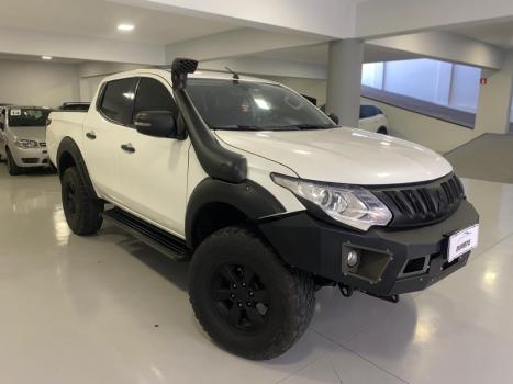 MITSUBISHI L 200 Triton 2.4 16V SPORT HPE TOP 4X4 CABINE DUPLA TURBO DIESEL AUTOMTICO, Foto 1