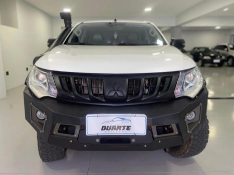 MITSUBISHI L 200 Triton 2.4 16V SPORT HPE TOP 4X4 CABINE DUPLA TURBO DIESEL AUTOMTICO, Foto 2