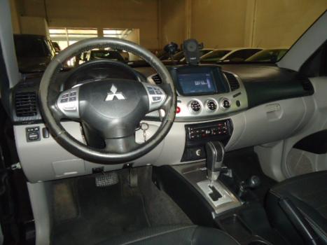 MITSUBISHI L 200 Triton 3.5 V6 HPE 4X4 FLEX CABINE DUPLA AUTOMTICO, Foto 6