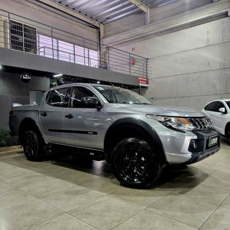 MITSUBISHI L 200 Triton 2.4 16V FLEX GLX 4X4 OUTDOOR CABINE DUPLA, Foto 1