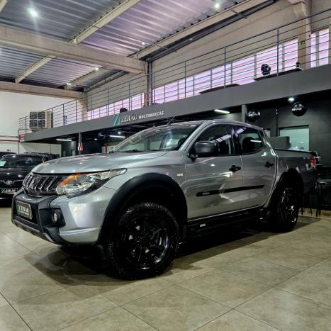 MITSUBISHI L 200 Triton 2.4 16V FLEX GLX 4X4 OUTDOOR CABINE DUPLA, Foto 3