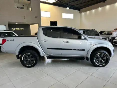 MITSUBISHI L 200 Triton 3.2 16V HPE 4X4 CABINE DUPLA TURBO DIESEL INTERCOOLER AUTOMTICO, Foto 13