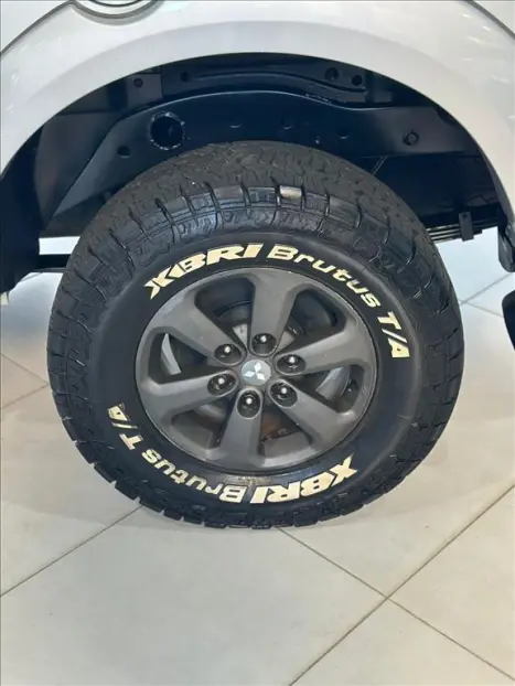 MITSUBISHI L 200 Triton 3.2 16V HPE 4X4 CABINE DUPLA TURBO DIESEL INTERCOOLER AUTOMTICO, Foto 14