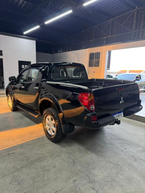 MITSUBISHI L 200 Triton 3.2 16V HPE 4X4 CABINE DUPLA TURBO DIESEL INTERCOOLER, Foto 4