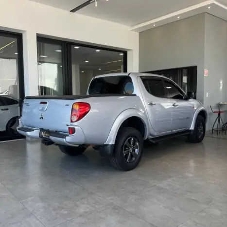 MITSUBISHI L 200 Triton 3.2 16V HPE 4X4 CABINE DUPLA TURBO DIESEL INTERCOOLER AUTOMTICO, Foto 4