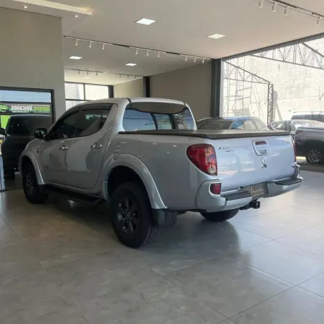 MITSUBISHI L 200 Triton 3.2 16V HPE 4X4 CABINE DUPLA TURBO DIESEL INTERCOOLER AUTOMTICO, Foto 6