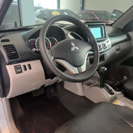 MITSUBISHI L 200 Triton 3.2 16V HPE 4X4 CABINE DUPLA TURBO DIESEL INTERCOOLER AUTOMTICO, Foto 7