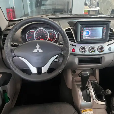 MITSUBISHI L 200 Triton 3.2 16V HPE 4X4 CABINE DUPLA TURBO DIESEL INTERCOOLER AUTOMTICO, Foto 11