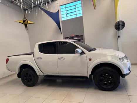 MITSUBISHI L 200 Triton 3.2 16V HPE 4X4 CABINE DUPLA TURBO DIESEL INTERCOOLER AUTOMTICO, Foto 2