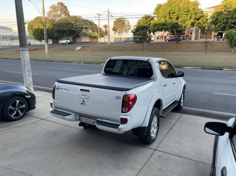 MITSUBISHI L 200 Triton 3.2 16V HPE 4X4 CABINE DUPLA TURBO DIESEL INTERCOOLER AUTOMTICO, Foto 3