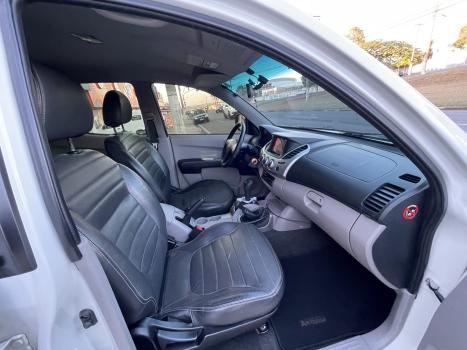 MITSUBISHI L 200 Triton 3.2 16V HPE 4X4 CABINE DUPLA TURBO DIESEL INTERCOOLER AUTOMTICO, Foto 15