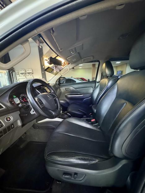 MITSUBISHI L 200 Triton 2.4 16V SPORT HPE 4X4 CABINE DUPLA TURBO DIESEL AUTOMTICO, Foto 9