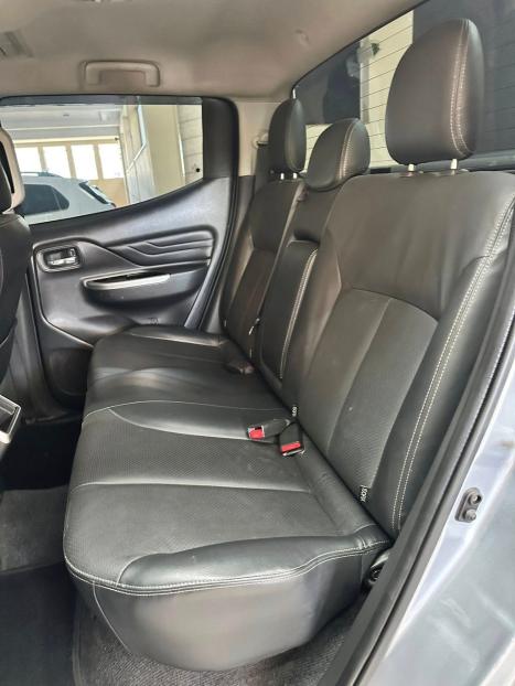 MITSUBISHI L 200 Triton 2.4 16V SPORT HPE 4X4 CABINE DUPLA TURBO DIESEL AUTOMTICO, Foto 9