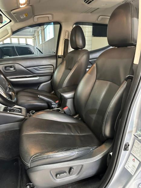 MITSUBISHI L 200 Triton 2.4 16V SPORT HPE 4X4 CABINE DUPLA TURBO DIESEL AUTOMTICO, Foto 10