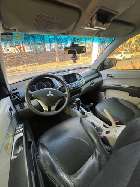 MITSUBISHI L 200 Triton 3.2 16V HPE 4X4 CABINE DUPLA TURBO DIESEL INTERCOOLER AUTOMTICO, Foto 10