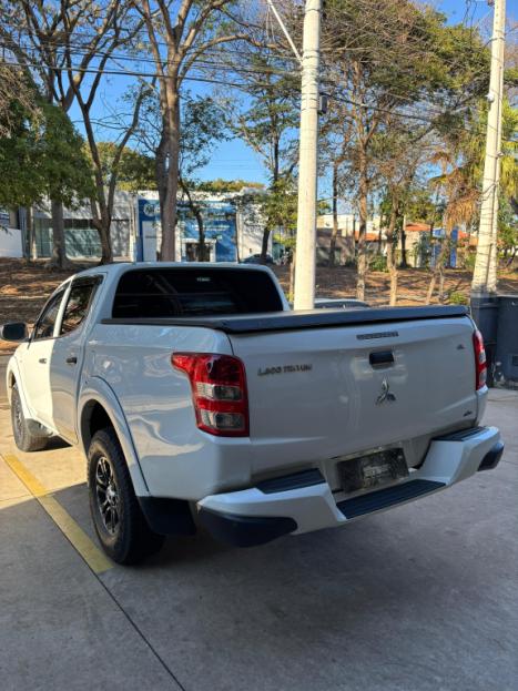 MITSUBISHI L 200 Triton 2.4 16V SPORT HPE-S 4X4 CABINE DUPLA TURBO DIESEL AUTOMTICO, Foto 6