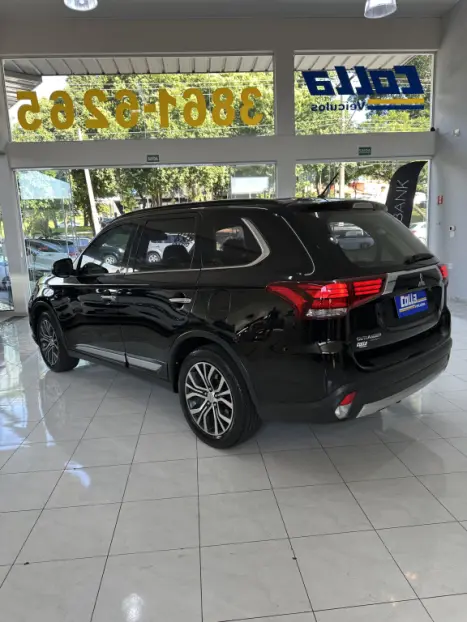 MITSUBISHI Outlander 2.2 16V 4P 4X4 HPE-S AWD DIESEL AUTOMTICO, Foto 7