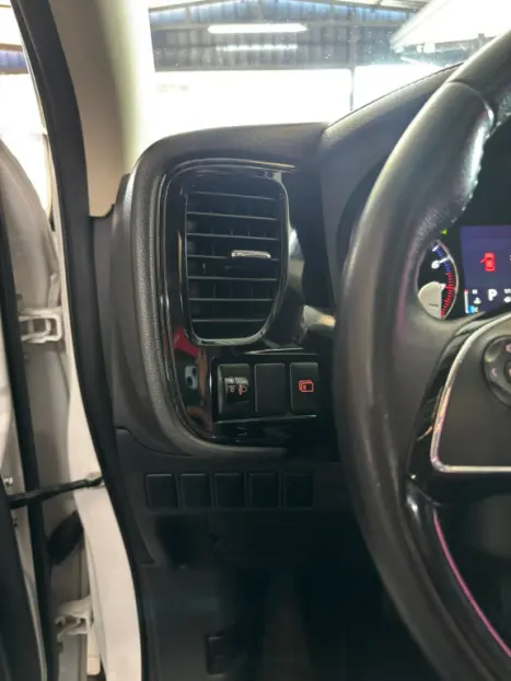MITSUBISHI Outlander 2.0 16V 4P AUTOMTICO, Foto 11
