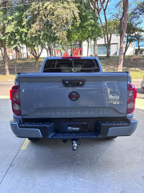 NISSAN Frontier 2.3 16V PRO4X CABINE DUPLA 4X4 BI-TURBO DIESEL AUTOMTICO, Foto 8
