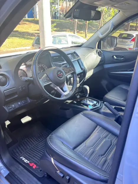 NISSAN Frontier 2.3 16V PRO4X CABINE DUPLA 4X4 BI-TURBO DIESEL AUTOMTICO, Foto 13