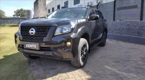 NISSAN Frontier 2.3 ATTACK CABINE DUPLA 4X4 BI-TURBO DIESEL AUTOMTICO, Foto 2