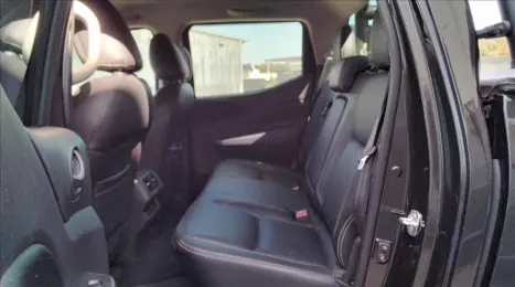 NISSAN Frontier 2.3 ATTACK CABINE DUPLA 4X4 BI-TURBO DIESEL AUTOMTICO, Foto 10