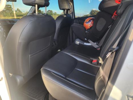 NISSAN Frontier 2.3 16V XE 4X4 CABINE DUPLA BI-TURBO DIESEL AUTOMTICO, Foto 8