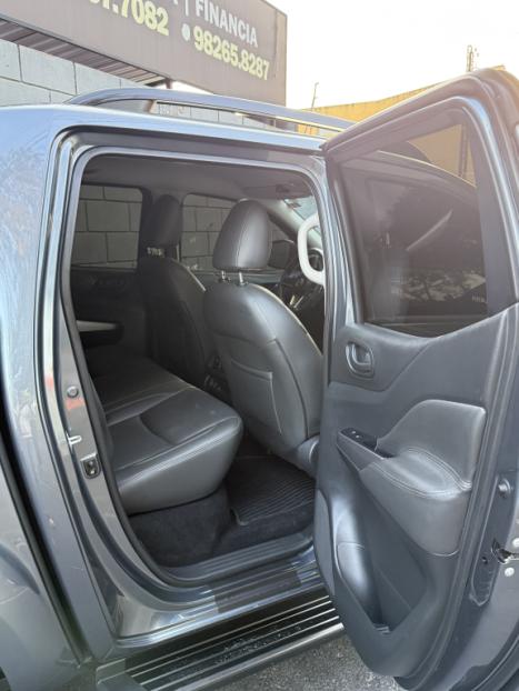 NISSAN Frontier 2.3 ATTACK CABINE DUPLA 4X4 BI-TURBO DIESEL AUTOMTICO, Foto 3