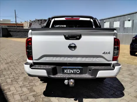 NISSAN Frontier 2.3 ATTACK CABINE DUPLA 4X4 BI-TURBO DIESEL AUTOMTICO, Foto 2