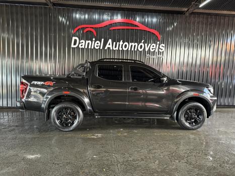 NISSAN Frontier 2.3 16V PRO4X CABINE DUPLA 4X4 BI-TURBO DIESEL AUTOMTICO, Foto 4