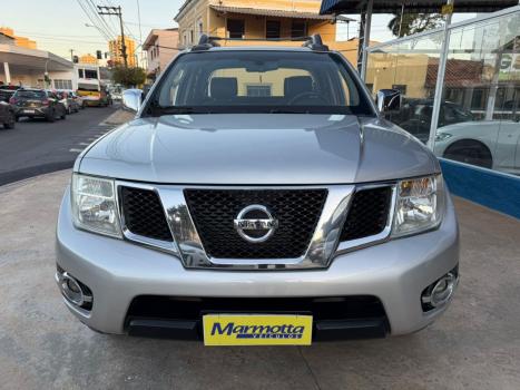 NISSAN Frontier 2.5 SL 4X4 TURBO DIESEL CABINE DUPLA AUTOMTICO, Foto 2