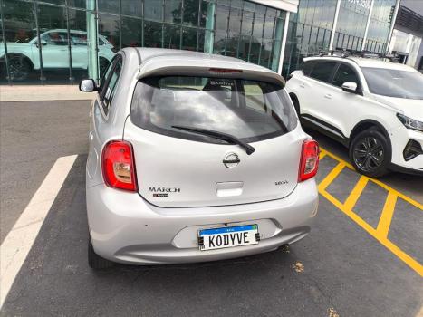 NISSAN March 1.6 16V 4P SV FLEX, Foto 2
