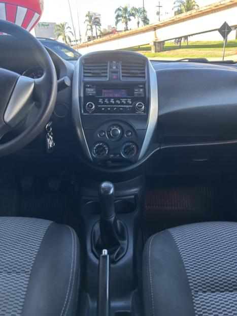 NISSAN Versa Sedan 1.6 16V 4P FLEX SV, Foto 2