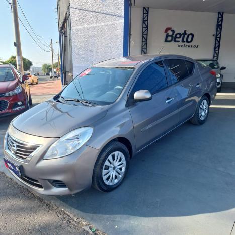 NISSAN Versa Sedan 1.6 16V 4P FLEX SV, Foto 2