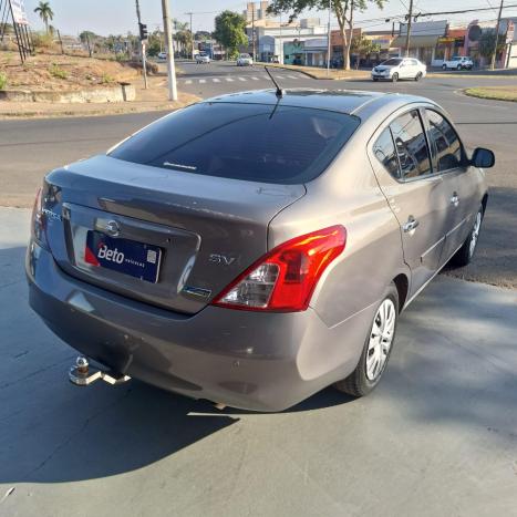 NISSAN Versa Sedan 1.6 16V 4P FLEX SV, Foto 4